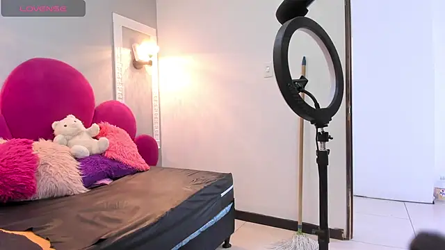 Raven love online show from 12, 5, 2026