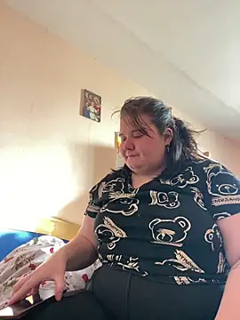 AngelKiras online show from 4, 3, 2026