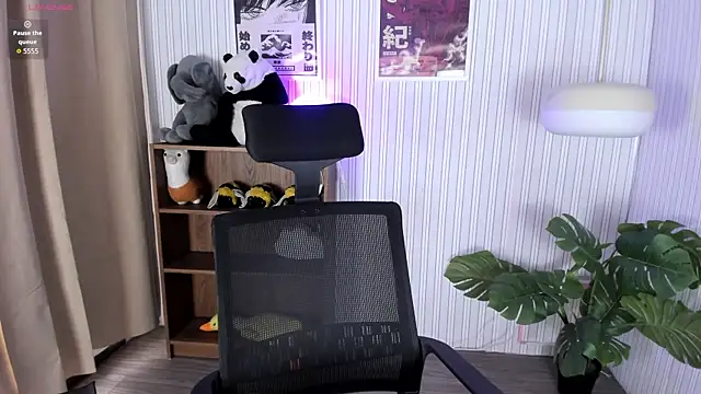 Laukyubey1 online show from 13, 4, 2026