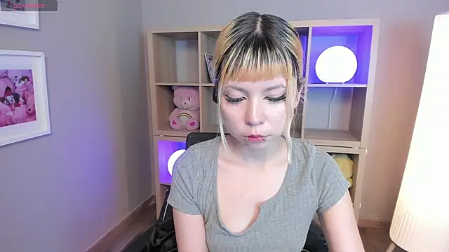 Laukyubey1 online show from 15, 4, 2026