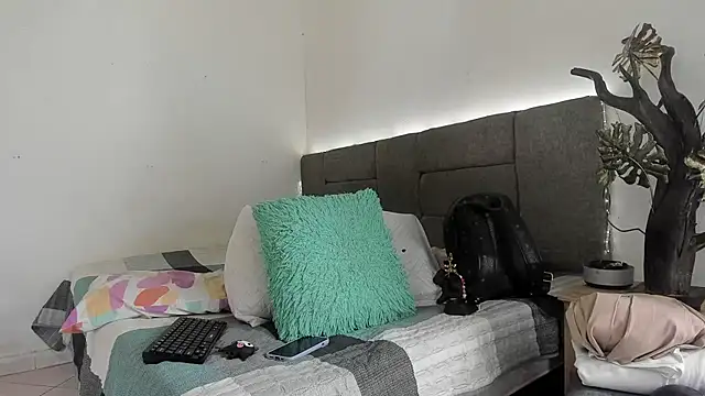 Zoel Amber20 online show from 12, 4, 2026