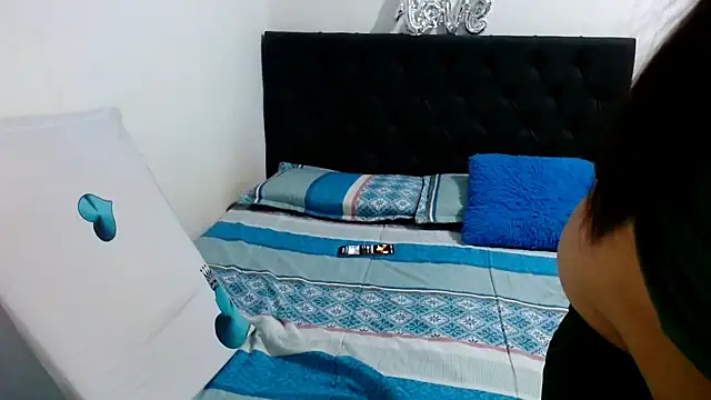 suzy paz online show from 11, 4, 2026