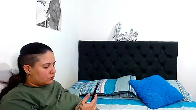 suzy paz online show from 12, 4, 2026