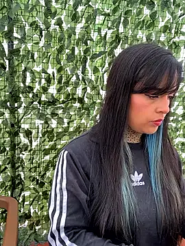 Annie Alicee online show from 7, 2, 2026