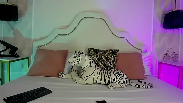 niicole garner online show from 4, 3, 2026