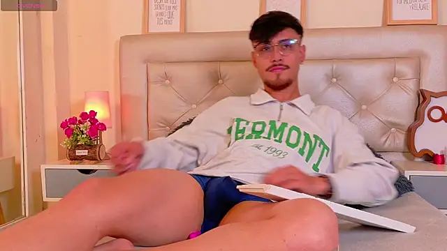 Aiden Gray online show from 27, 2, 2026