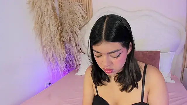 rebeca taylor online show from 16, 4, 2026