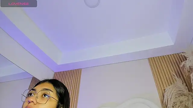 rebeca taylor online show from 7, 2, 2026