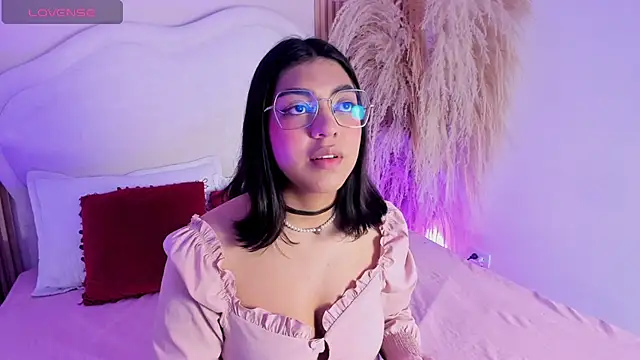 rebeca taylor online show from 17, 2, 2026