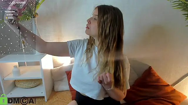 crispy amber online show from 7, 3, 2026