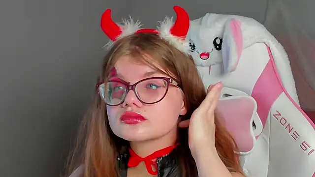 ChloeHalses online show from 9, 2, 2026