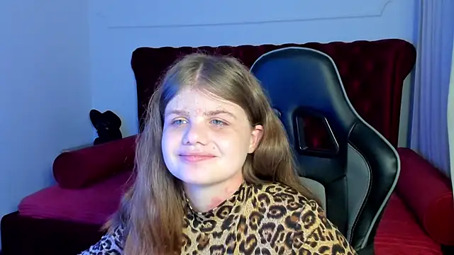 Snapshot of ChloeHalses chatting on 8, 5, 2026 ChloeHalses online show from 8, 5, 2026
