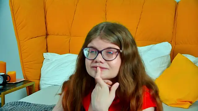 Snapshot of ChloeHalses chatting on 6, 6, 2026 ChloeHalses online show from 6, 6, 2026