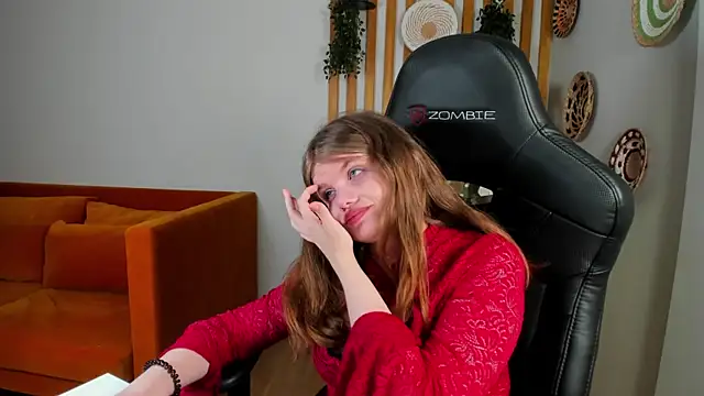 Snapshot of ChloeHalses chatting on 6, 6, 2026 ChloeHalses online show from 6, 6, 2026
