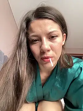 Snapshot of OnlyLeiLa chatting on 28, 4, 2026 OnlyLeiLa online show from 28, 4, 2026