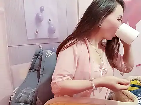 Hello-Kitty001 online show from 11, 2, 2026