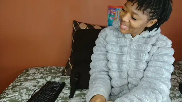 Snapshot of ForeverSexy_ chatting on 25, 6, 2026 ForeverSexy online show from 25, 6, 2026