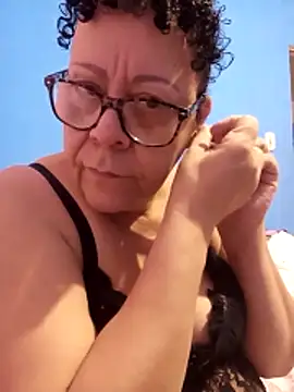 Snapshot of Luach chatting on 9, 2, 2026 Luach online show from 9, 2, 2026