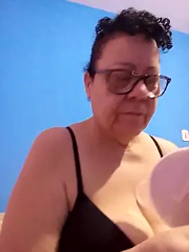 Snapshot of Luach chatting on 10, 2, 2026 Luach online show from 10, 2, 2026