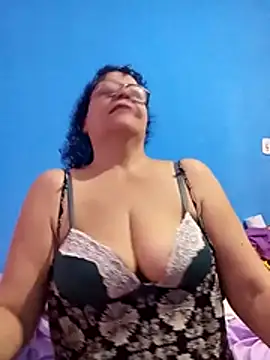 Snapshot of Luach chatting on 4, 2, 2026 Luach online show from 4, 2, 2026