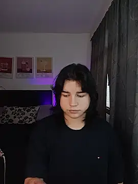 Daniellesins1 online show from 4, 2, 2026