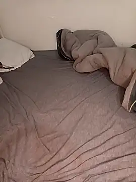 kissknees online show from 5, 3, 2026