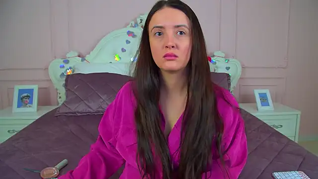 ElinaBellucci online show from 18, 2, 2026