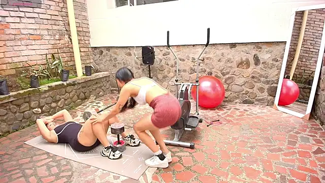 Emma Sanz   online show from 21, 2, 2026