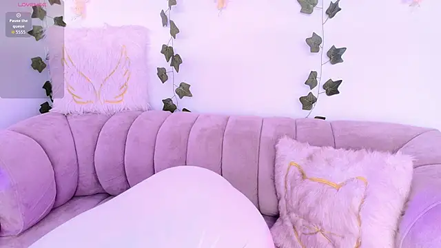 Emma Sanz   online show from 22, 4, 2026