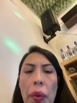 Emma Sanz   online show from 20, 2, 2026