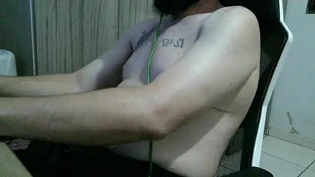 Redlovecouple online show from 11, 2, 2026