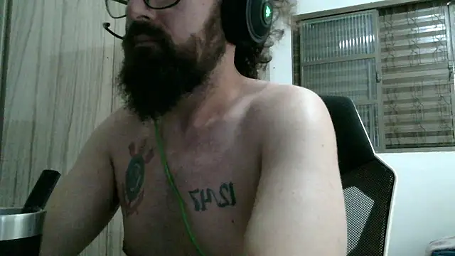 Redlovecouple online show from 12, 2, 2026