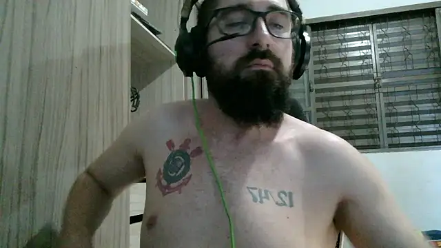 Redlovecouple online show from 27, 2, 2026