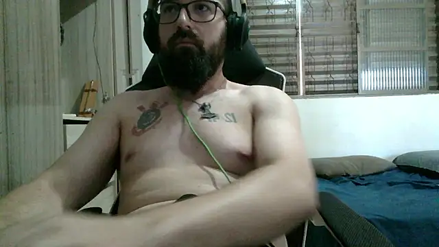 Redlovecouple online show from 1, 3, 2026