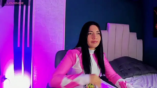 Adrienne   online show from 16, 4, 2026