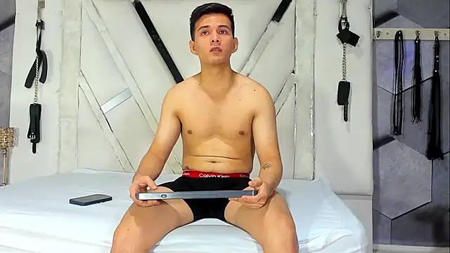 GoldenBoyM online show from 18, 2, 2026