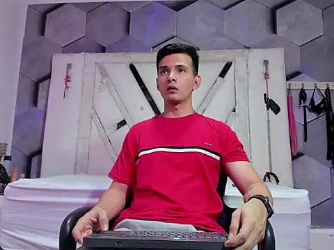 GoldenBoyM online show from 4, 6, 2026