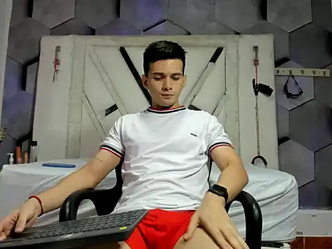 Snapshot of GoldenBoyM chatting on 17, 6, 2026 GoldenBoyM online show from 17, 6, 2026