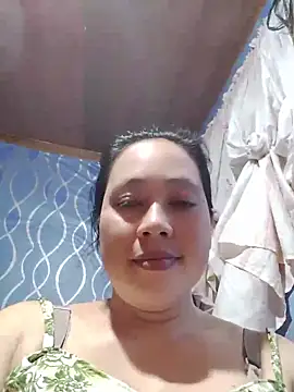Snapshot of May_Bombs chatting on 23, 4, 2026 May Bombs online show from 23, 4, 2026