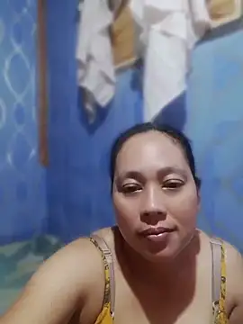 May Bombs online show from 18, 4, 2026