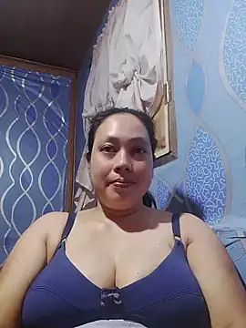 Snapshot of May_Bombs chatting on 26, 5, 2026 May Bombs online show from 26, 5, 2026