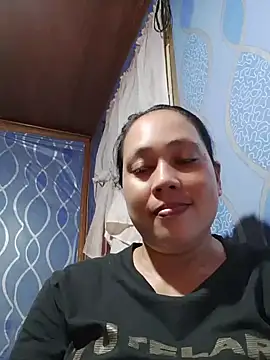 Snapshot of May_Bombs chatting on 1, 6, 2026 May Bombs online show from 1, 6, 2026