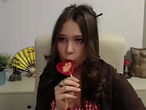 LanaLovely online show from 9, 2, 2026