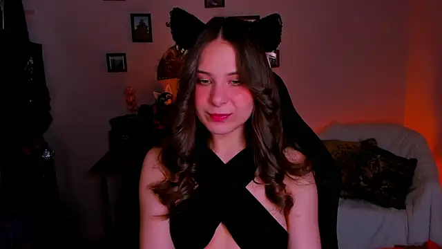 Snapshot of LanaLovely chatting on 7, 5, 2026 LanaLovely online show from 7, 5, 2026