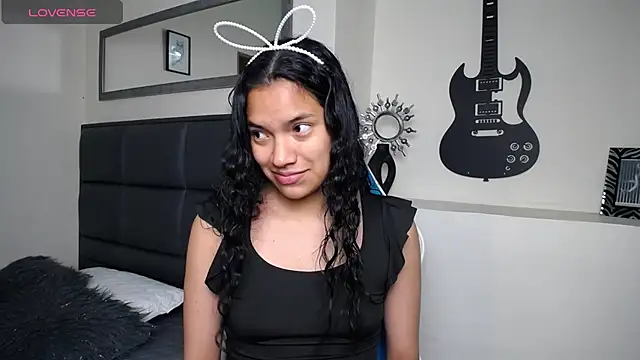 Julieta Parker online show from 5, 7, 2026