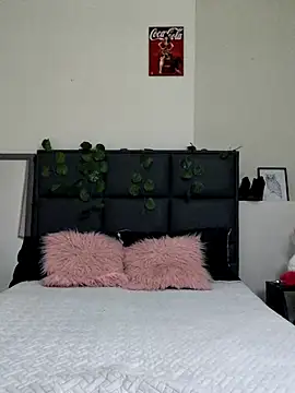 Julieta Parker online show from 7, 2, 2026