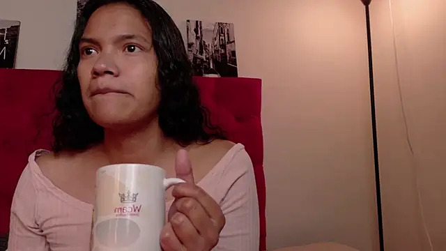 Snapshot of Julieta_Parker chatting on 2, 5, 2026 Julieta Parker online show from 2, 5, 2026