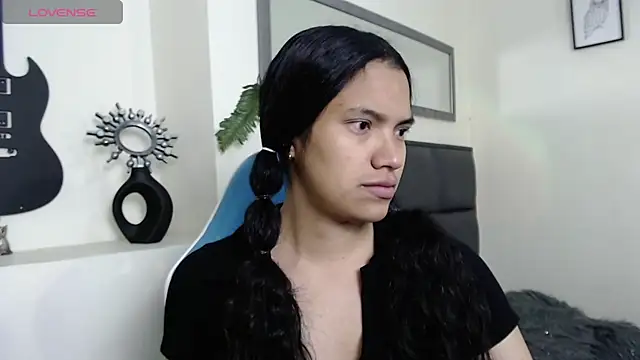 Snapshot of Julieta_Parker chatting on 14, 5, 2026 Julieta Parker online show from 14, 5, 2026