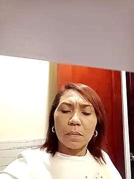 dannamomcerratt online show from 22, 2, 2026