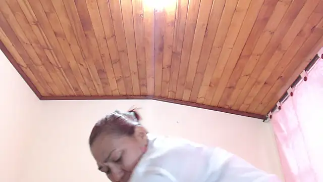 dannamomcerratt online show from 16, 2, 2026